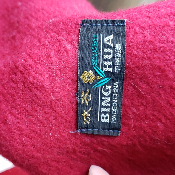 Bing Hua Acrylic Scarf - Picture 2 of 3